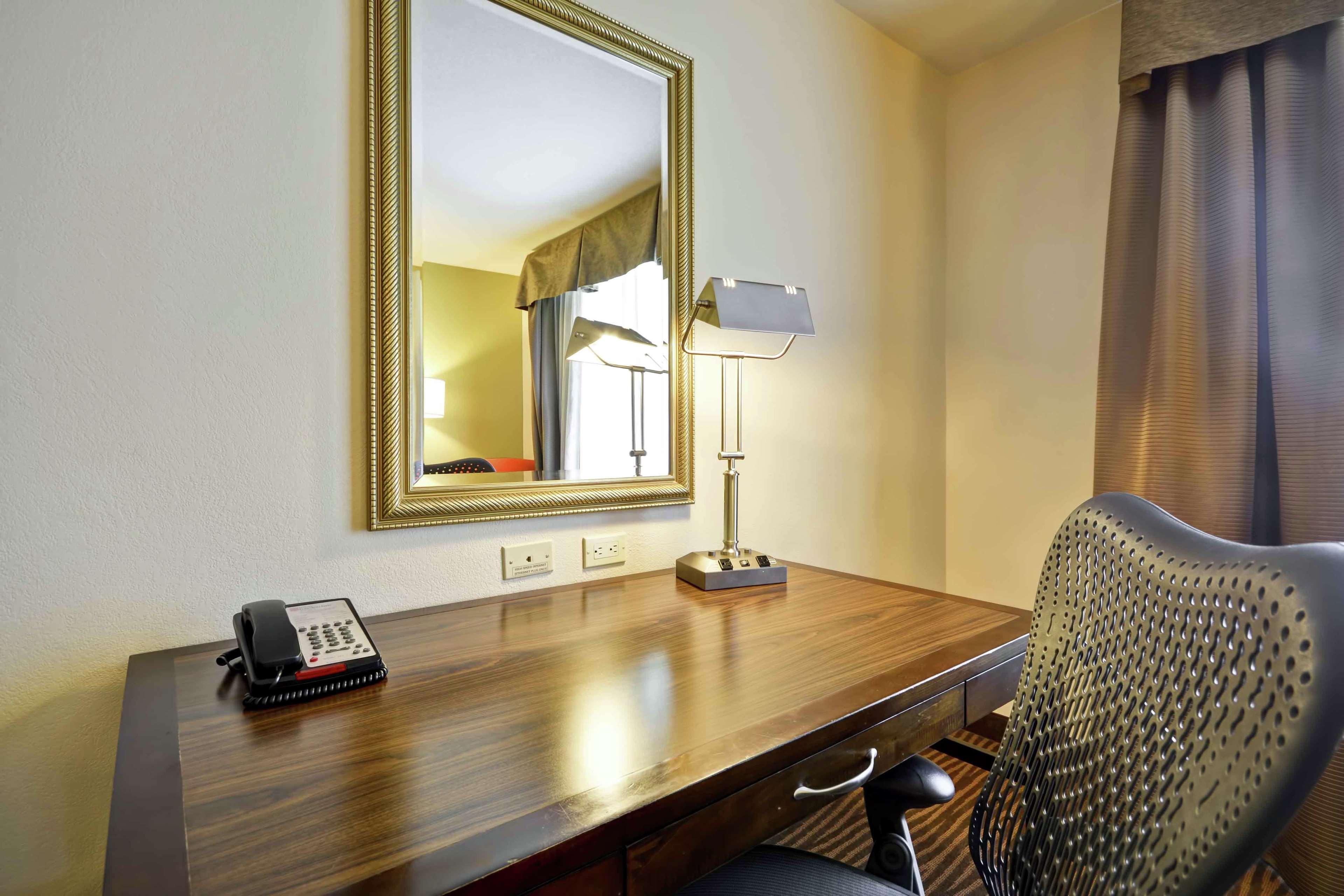 Hilton Garden Inn Fort Myers Extérieur photo