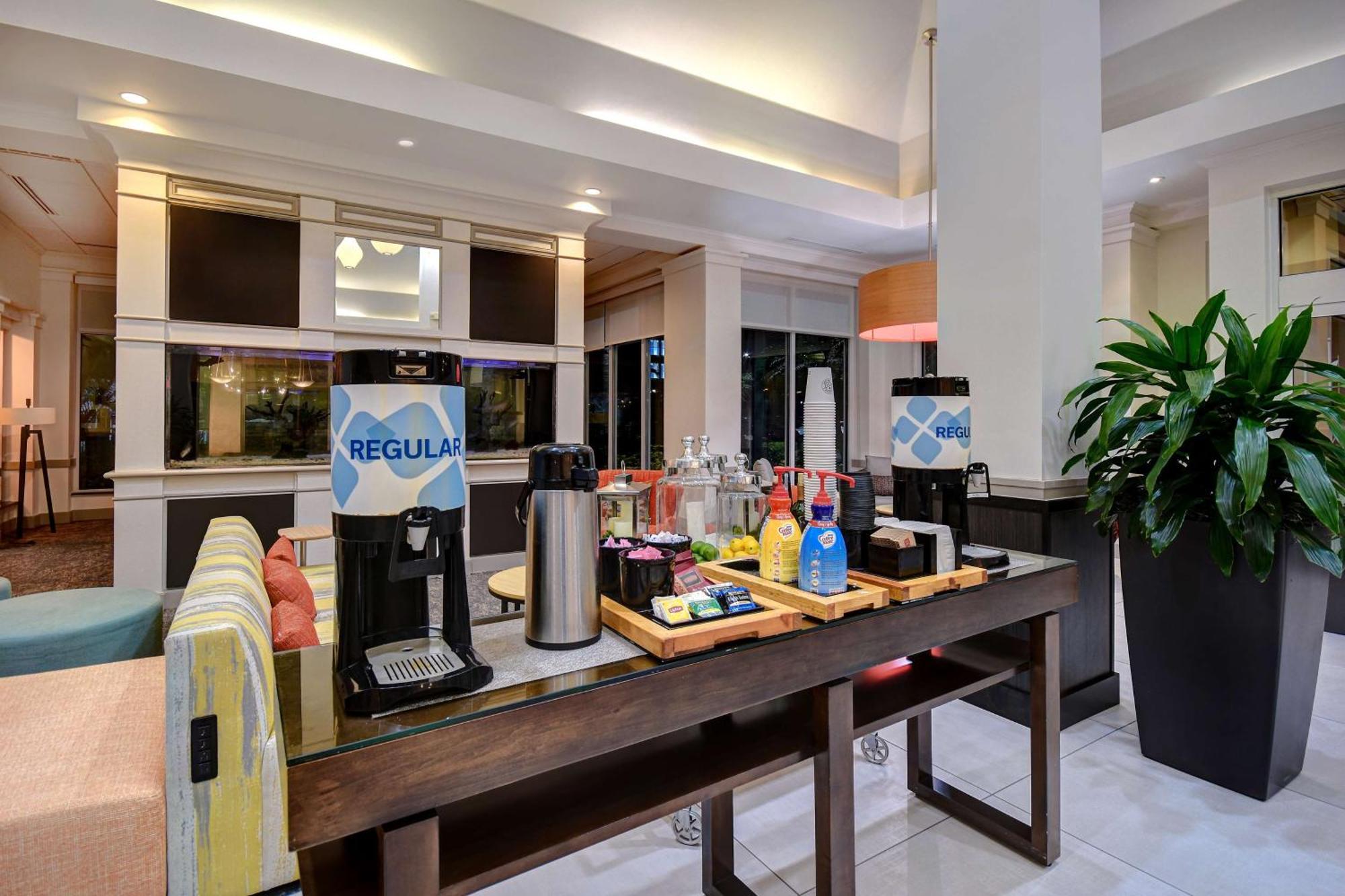 Hilton Garden Inn Fort Myers Extérieur photo